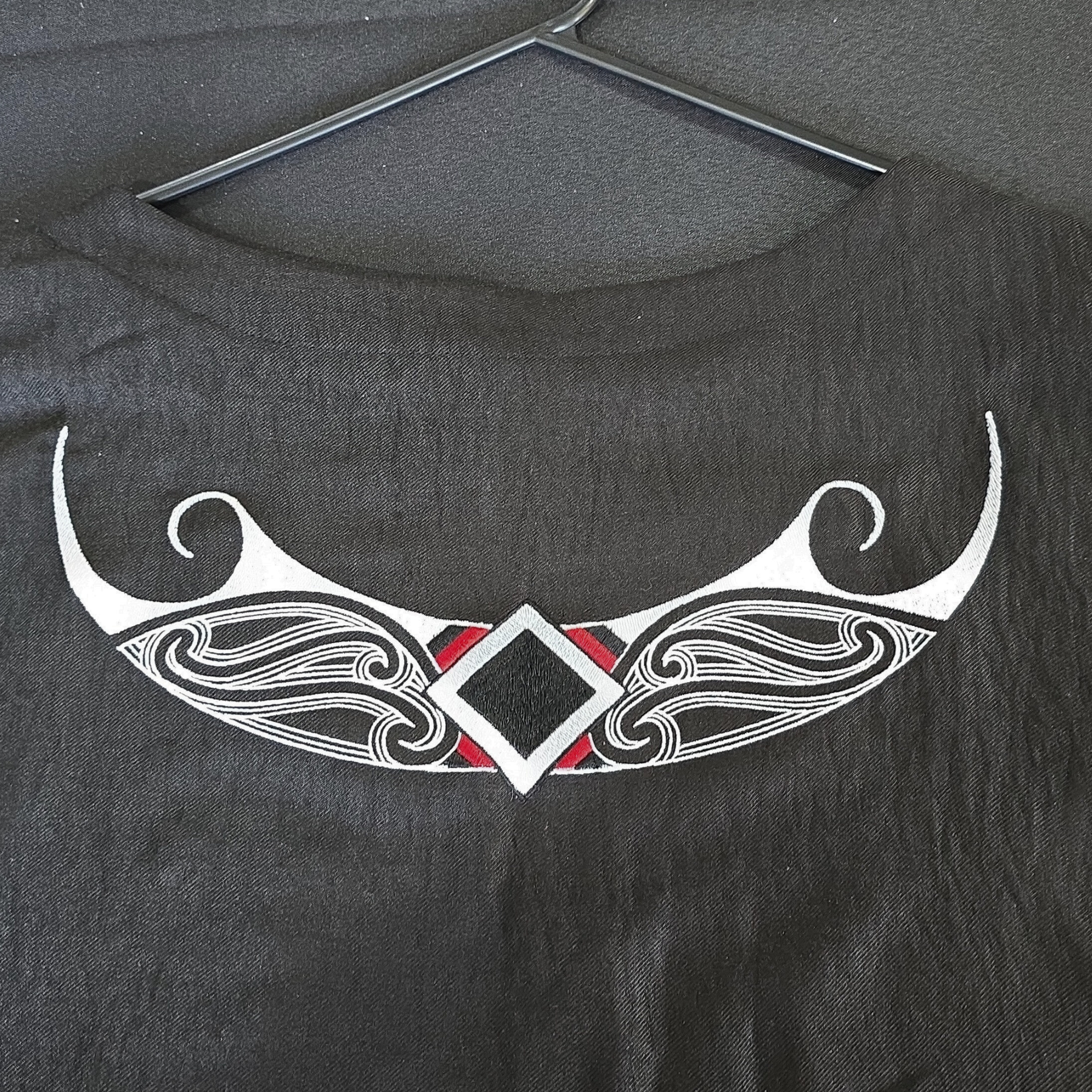TŪ Tee – Premium Embroidered T‑Shirt
